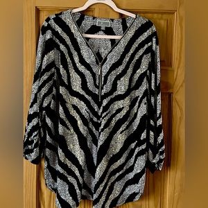 JM collection tunic with 3/4 sleeves and zipper accent.